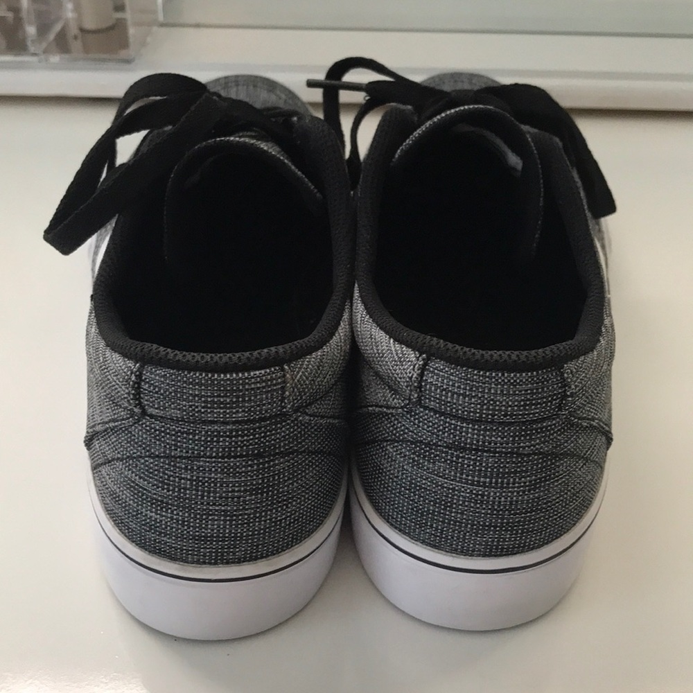 Nike SB Clutch Sneakers - Picture 5 of 8